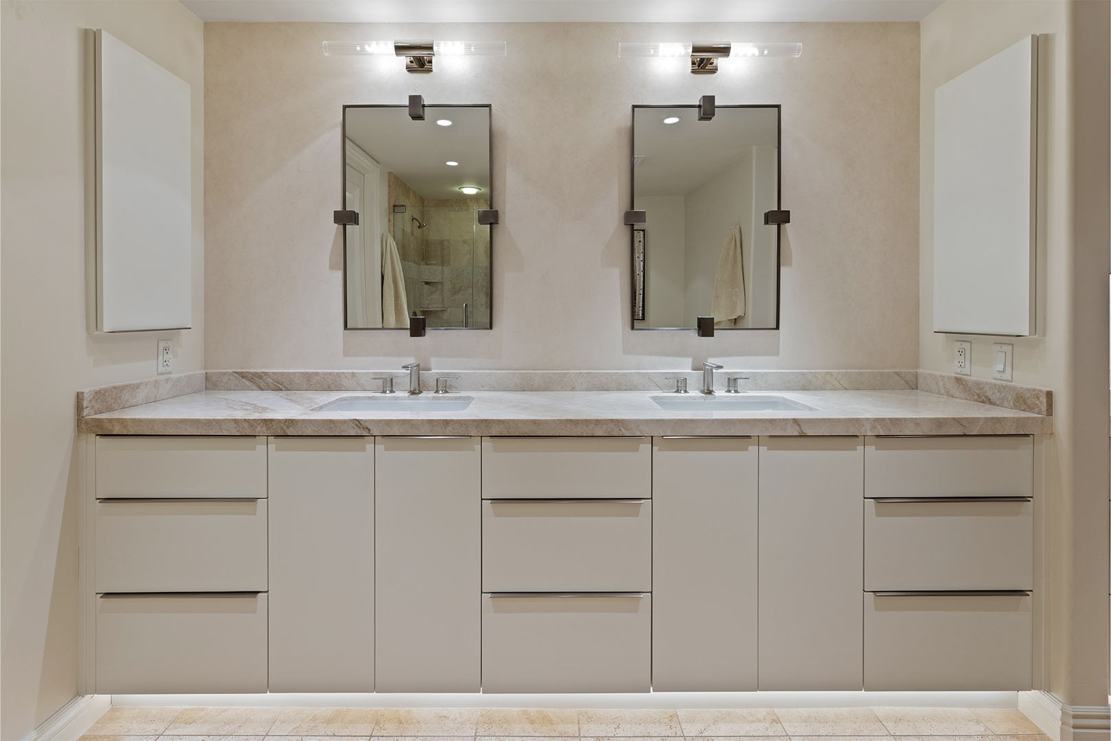 BEIGE IS LUXE Scottsdale Waterfront Interior Design 