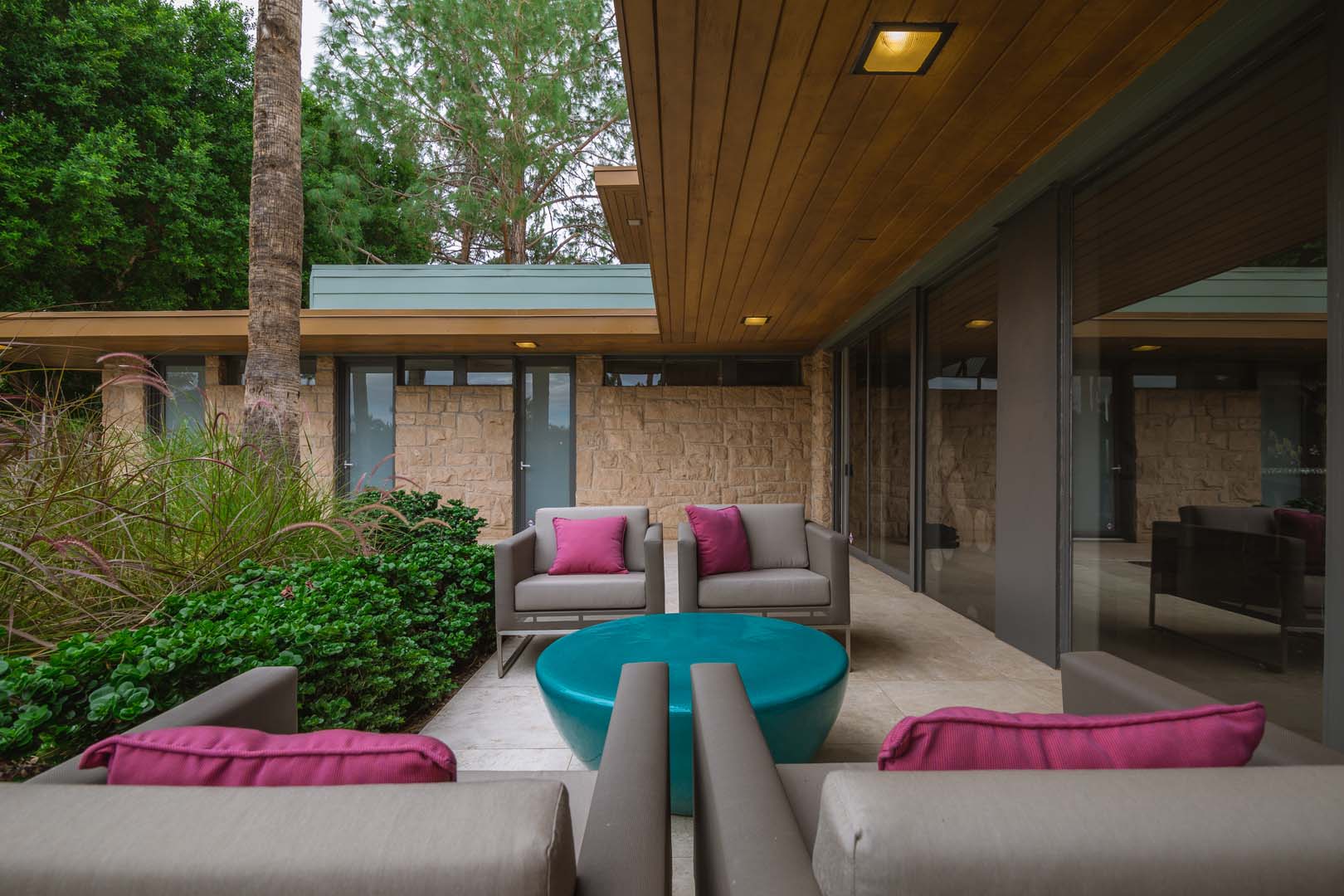 FRANK LLOYD WRIGHT IS LISTENING Central Phoenix Design 