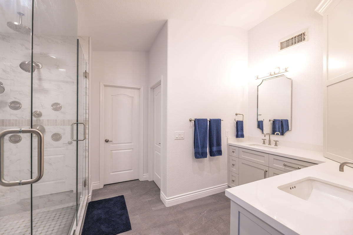 Modern Farmhouse Bathroom - Interior Design by Elle Interiors