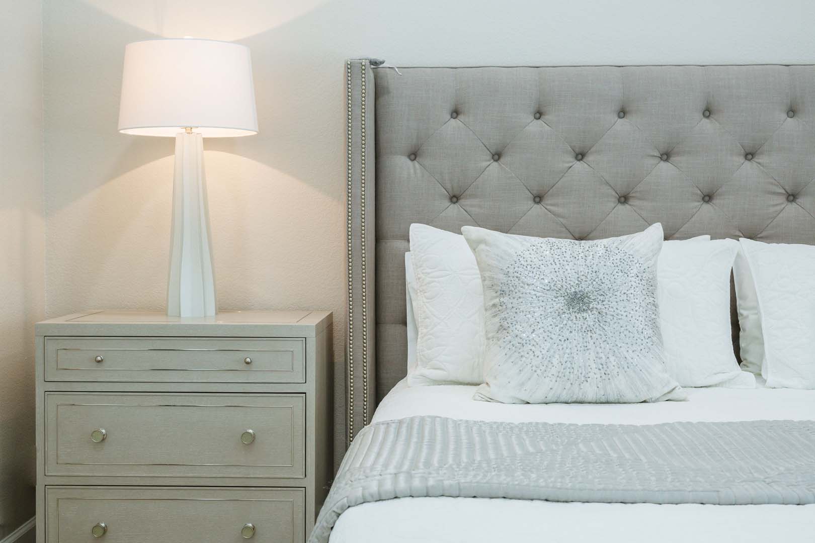 MIND YOUR MANOR Arrowhead, Phoenix Design 